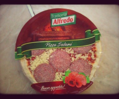 Pizza Alfredo Salami