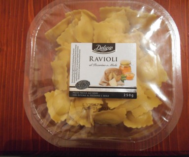 ravioli z pecorino i miodem z lidla