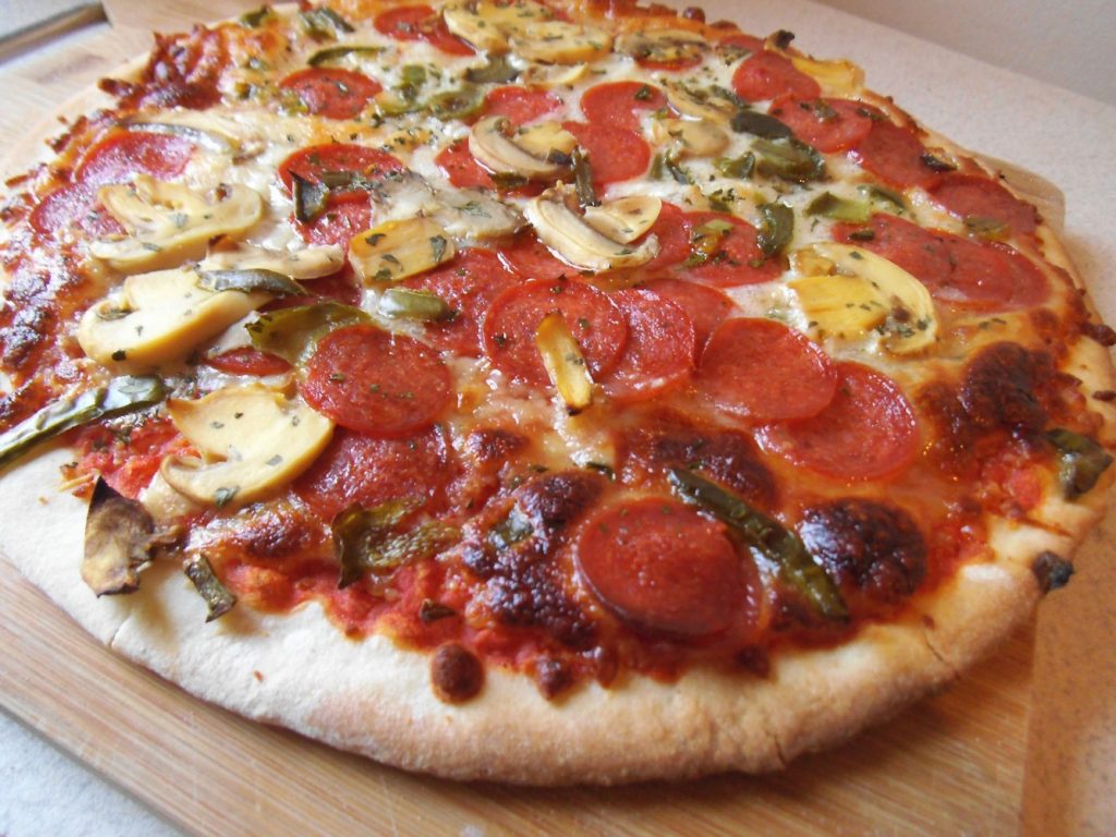 pizza z biedronki calabrese test