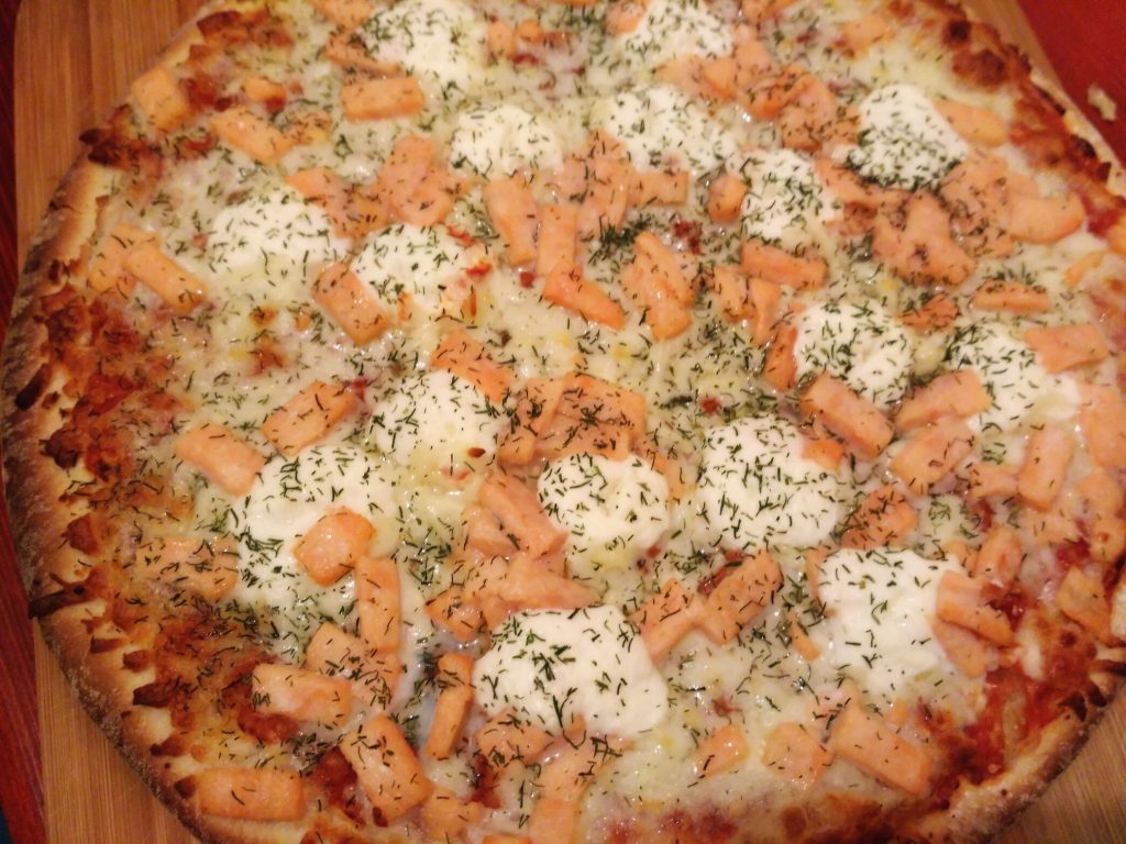 mrożona pizza z łososiem z biedronki
